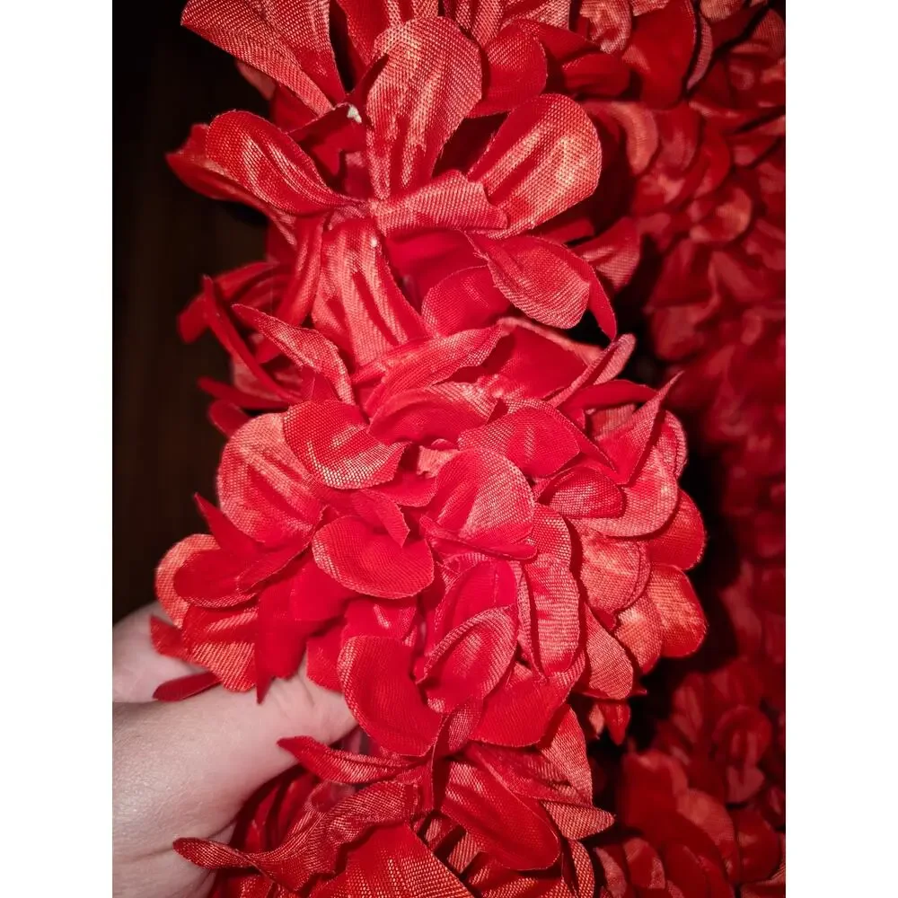 Red Artifical Floral Heart-Shaped Wreath 12
